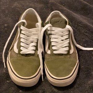 Old Skool Vans olive green